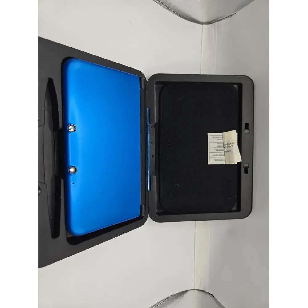 Nintendo 3DS XL Blue With Charger and Hard CASE